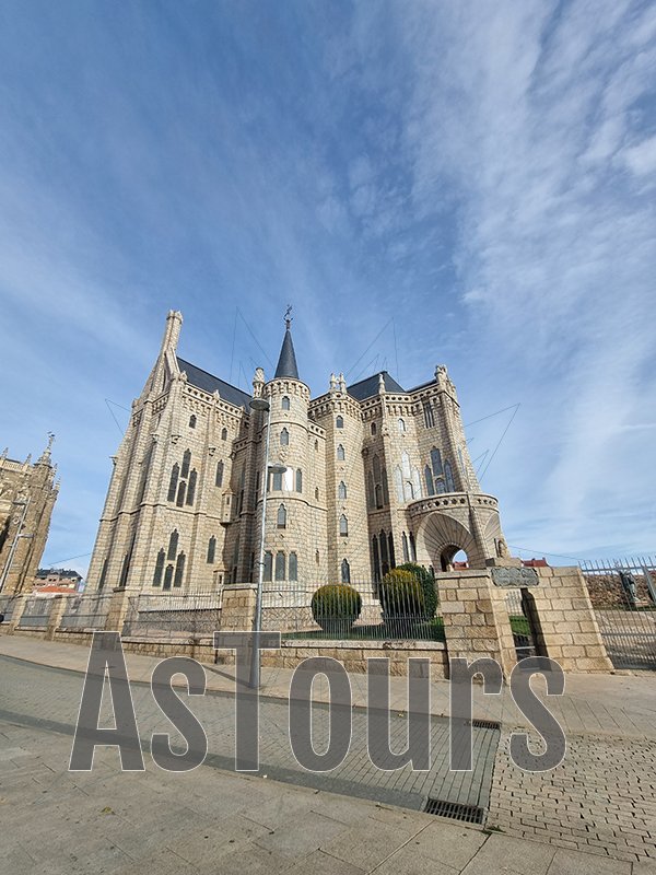 Foto del Palacio Episcopal de Gaudí para AsTours